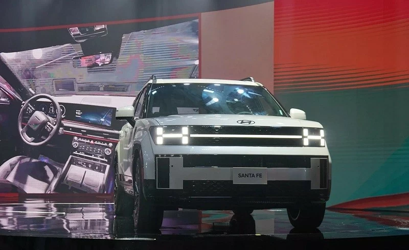 Cận cảnh Hyundai Santa Fe 2025 ra mắt tại Việt Nam, giá từ 1,069 tỷ đồng Cận cảnh Hyundai Santa Fe 2025 ra mắt tại Việt Nam, giá từ 1,069 tỷ đồng