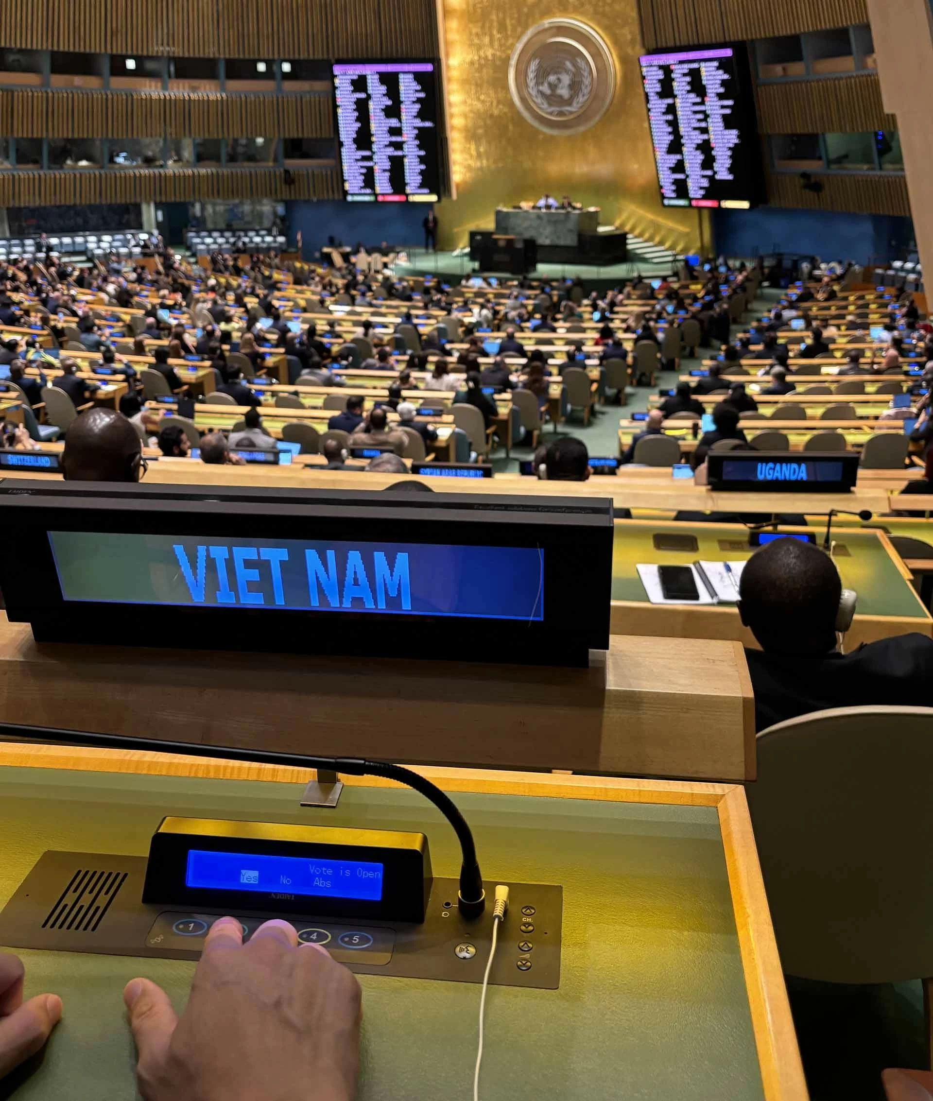 Đại hội đồng LHQ thông qua Nghị quyết về ý kiến tư vấn của ICJ liên quan lãnh thổ Palestine bị chiếm đóng Đại hội đồng LHQ thông qua Nghị quyết về ý kiến tư vấn của ICJ liên quan lãnh thổ Palestine bị chiếm đóng