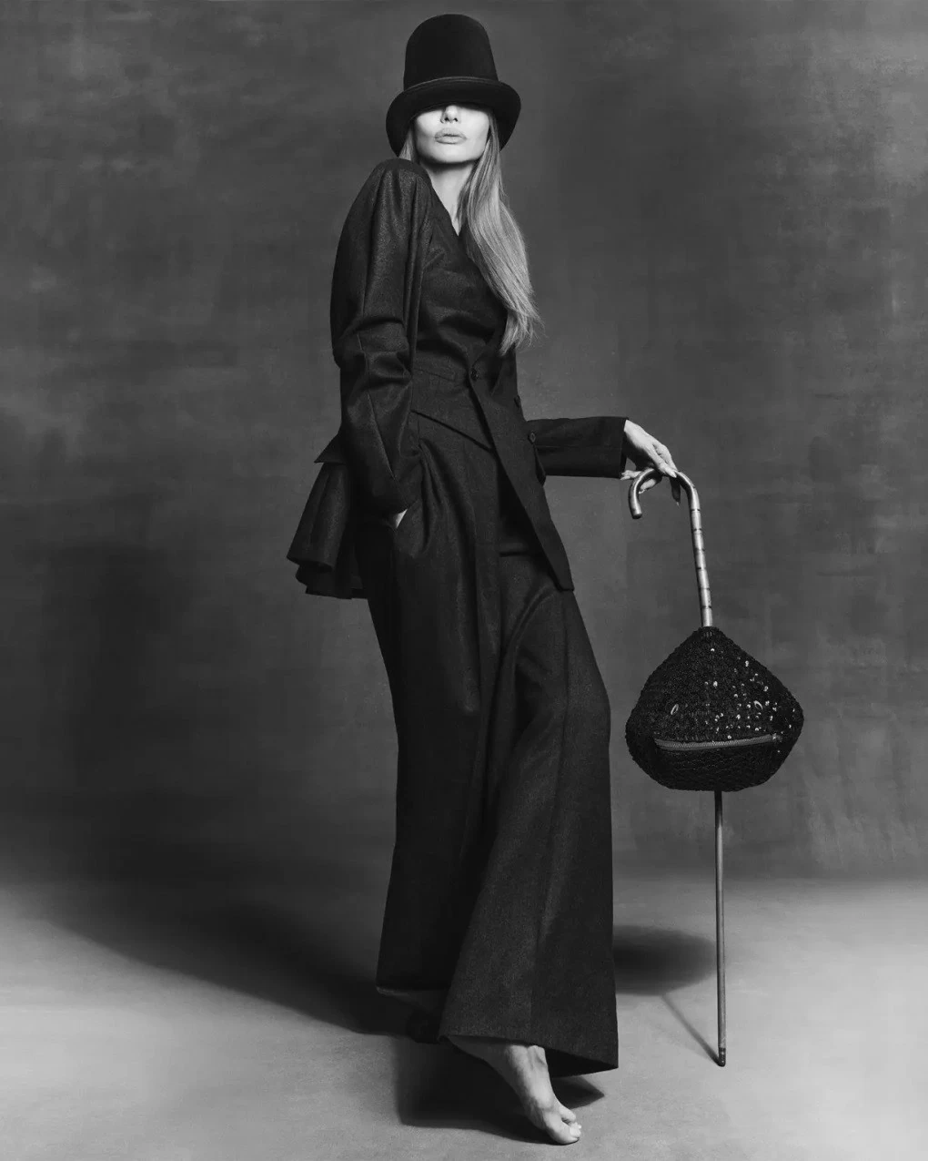 Minh tinh Angelina Jolie tạo hình sắc lạnh lên tạp chí Minh tinh Angelina Jolie tạo hình sắc lạnh lên tạp chí