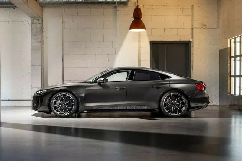 Cận cảnh Audi Exclusive E-Tron GT bản đặc biệt vừa ra mắt, số lượng chỉ 299 chiếc Cận cảnh Audi Exclusive E-Tron GT bản đặc biệt vừa ra mắt, số lượng chỉ 299 chiếc