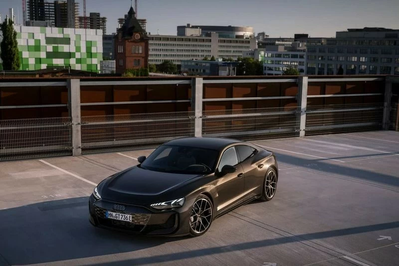 Cận cảnh Audi Exclusive E-Tron GT bản đặc biệt vừa ra mắt, số lượng chỉ 299 chiếc Cận cảnh Audi Exclusive E-Tron GT bản đặc biệt vừa ra mắt, số lượng chỉ 299 chiếc