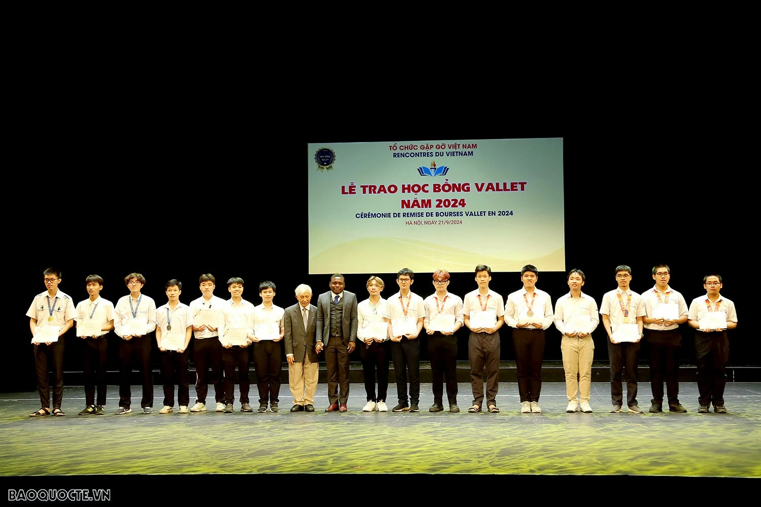 Thứ trưởng Ngoại giao, Chủ nhiệm Ủy ban Nhà nước về người Việt Nam ở nước ngoài Lê Thị Thu Hằng dự Lễ trao Học bổng Odon Vallet Thứ trưởng Lê Thị Thu Hằng: Học bổng Vallet góp phần phát triển nguồn nhân lực chất lượng cao và hỗ trợ các tài năng trẻ