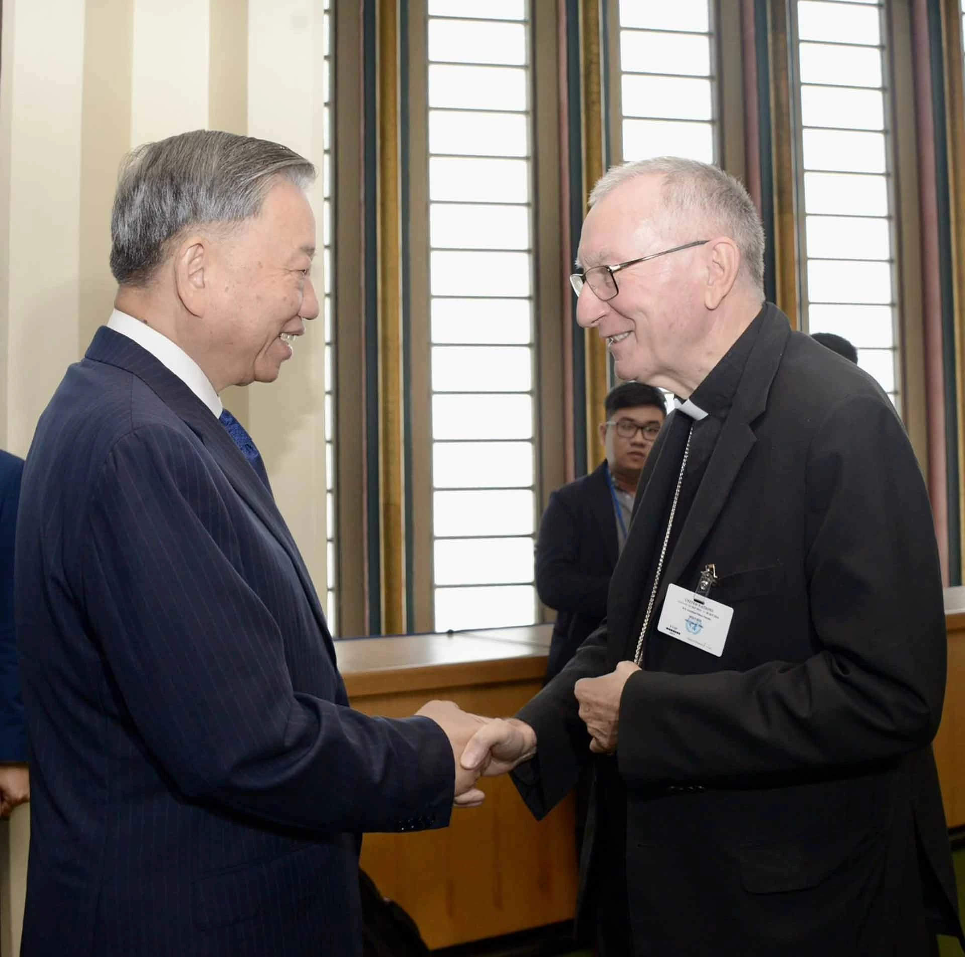 Tổng Bí thư, Chủ tịch nước Tô Lâm gặp Thủ tướng Tòa thánh Vatican, Hồng y Pietro Parolin. (Nguồn: TTXVN) Tổng Bí thư, Chủ tịch nước Tô Lâm gặp Thủ tướng Tòa thánh Vatican, Hồng y Pietro Parolin. (Nguồn: TTXVN)