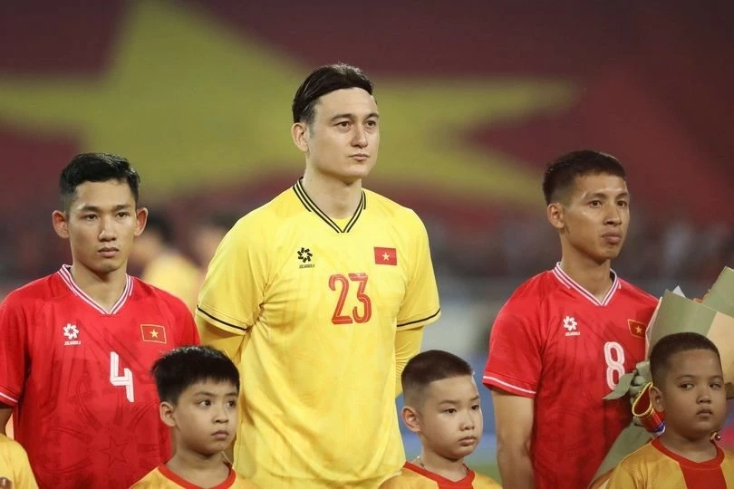 Thủ môn Văn Lâm gia nhập CLB Thanh niên TP. Hồ Chí Minh, sắp đón con đầu lòng Thủ môn Văn Lâm gia nhập CLB Thanh niên TP. Hồ Chí Minh, sắp đón con đầu lòng