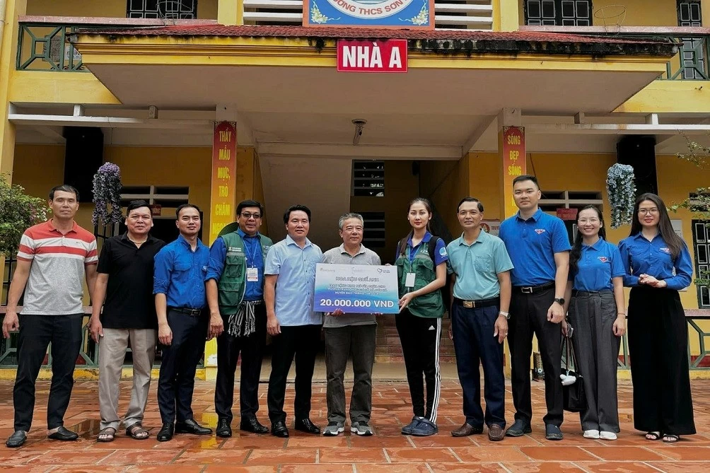 Hoa hậu Lương Thùy Linh, Quế Anh hỗ trợ khắc phục thiên tai bão Yagi Hoa hậu Lương Thùy Linh, Quế Anh hỗ trợ khắc phục thiên tai bão Yagi