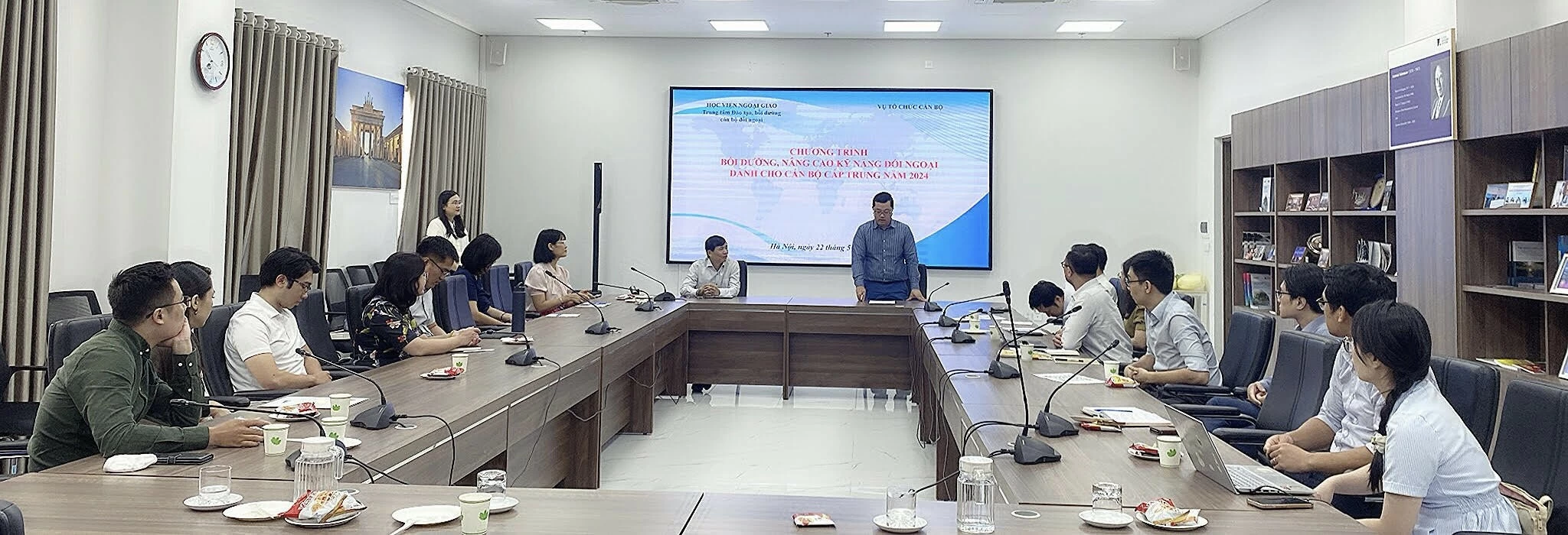 Bế giảng Chương trình bồi dưỡng nâng cao kỹ năng đối ngoại cho cán bộ cấp trung năm 2024 của Bộ Ngoại giao Bế giảng Chương trình bồi dưỡng nâng cao kỹ năng đối ngoại cho cán bộ cấp trung năm 2024 của Bộ Ngoại giao