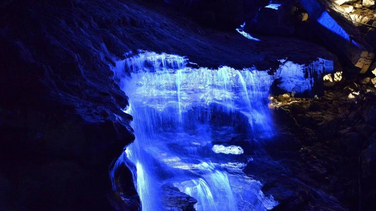 Khám phá hang động dài nhất châu Á ở Trung Quốc Khám phá hang động dài nhất châu Á ở Trung Quốc