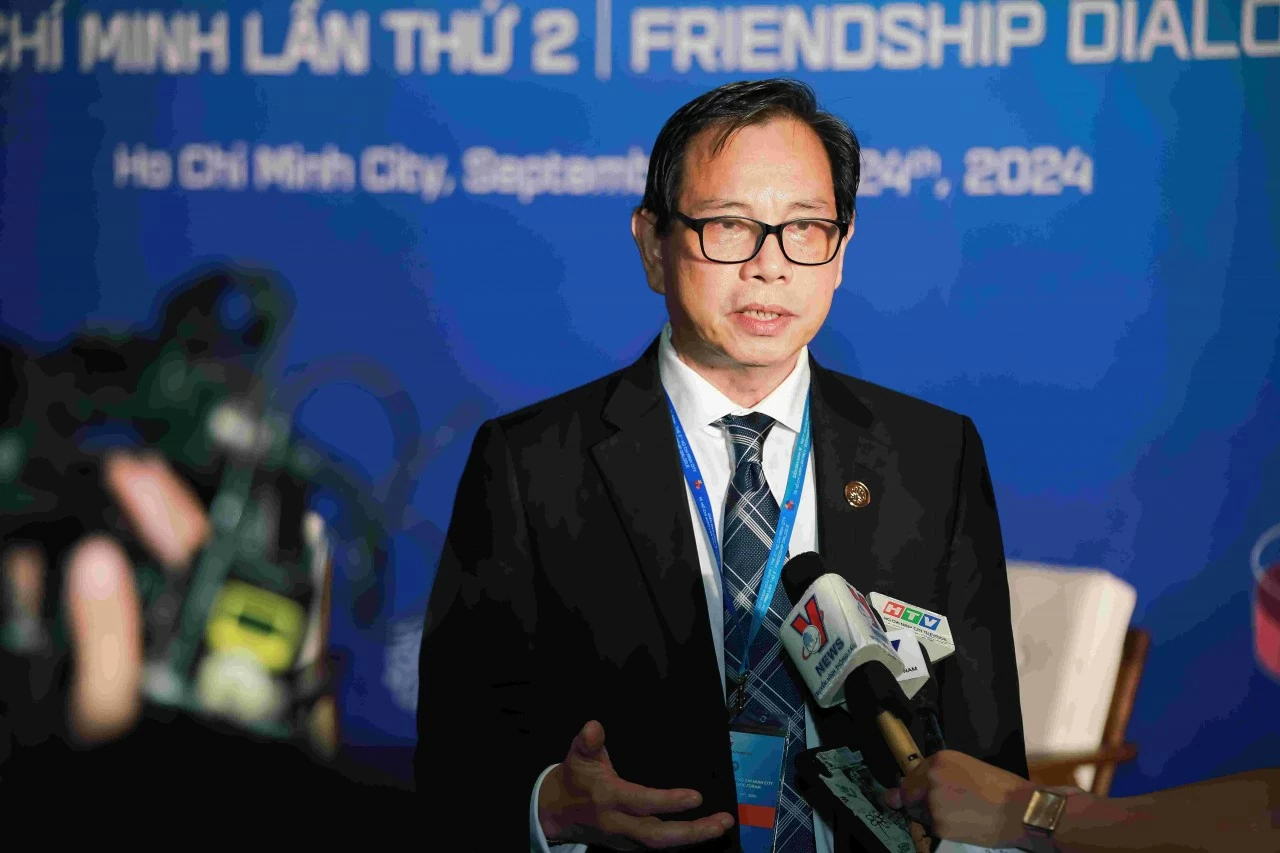 Thứ trưởng Bộ Nội vụ Lào Nisith Keopanya cho rằng Lào cần học hỏi thêm kinh nghiệm từ Việt Nam, đặc biệt là từ TP. HCM. (Nguồn: Báo Thế giới và Việt Nam) Thứ trưởng Bộ Nội vụ Lào Nisith Keopanya cho rằng Lào cần học hỏi thêm kinh nghiệm từ Việt Nam, đặc biệt là từ TP. HCM. (Nguồn: Báo Thế giới và Việt Nam)