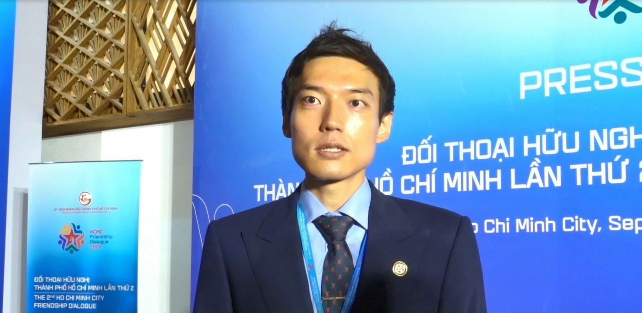 Ông Keum, Byounguk, Phó trưởng ban Dự án xanh toàn cầu, Bộ Môi trường Hàn Quốc nhận định TP. HCM đang dẫn đầu trong phát triển kinh tế xanh bền vững. (Nguồn: Báo Thế giới và Việt Nam) Ông Keum, Byounguk, Phó trưởng ban Dự án xanh toàn cầu, Bộ Môi trường Hàn Quốc nhận định TP. HCM đang dẫn đầu trong phát triển kinh tế xanh bền vững. (Nguồn: Báo Thế giới và Việt Nam)