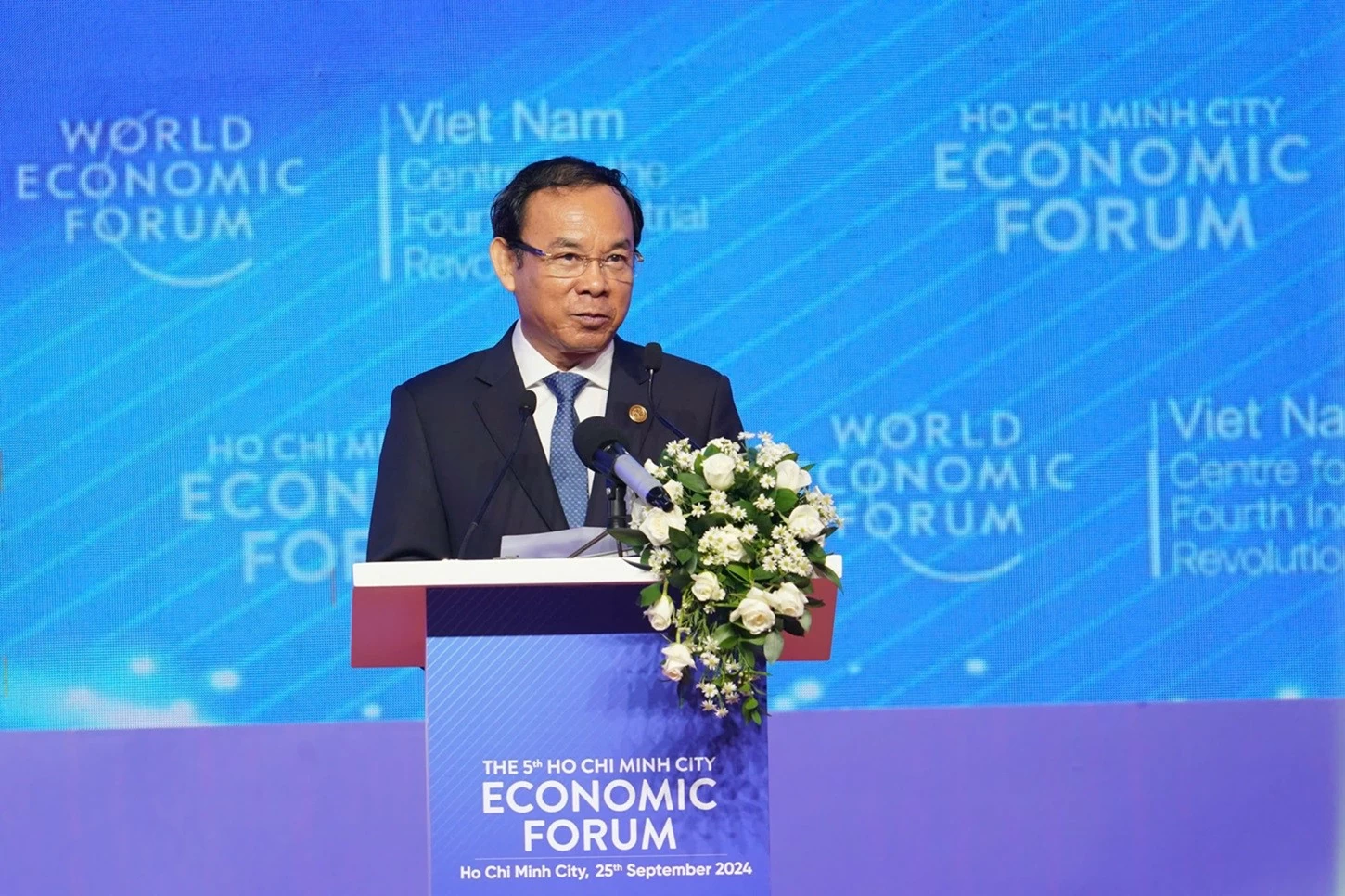 Diễn đàn Kinh tế TP. Hồ Chí Minh: Chuyển đổi xanh là nhiệm vụ trọng tâm, chuyển đổi công nghiệp là động lực Diễn đàn Kinh tế TP. Hồ Chí Minh: Chuyển đổi xanh là nhiệm vụ trọng tâm, chuyển đổi công nghiệp là động lực