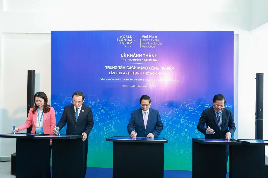 Khánh thành Trung tâm Cách mạng công nghiệp 4.0 Việt Nam tại Khu Công nghệ cao TP. Hồ Chí Minh Khánh thành Trung tâm Cách mạng công nghiệp 4.0 Việt Nam tại Khu Công nghệ cao TP. Hồ Chí Minh