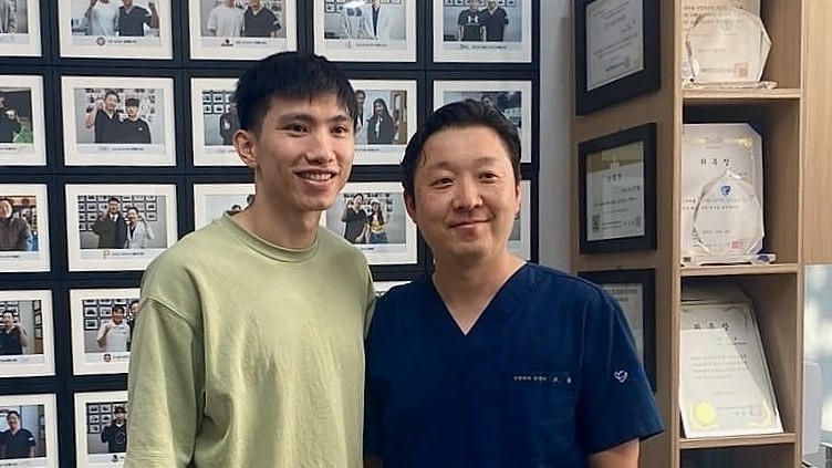 Hậu vệ Văn Hậu lần thứ 2 sang Hàn Quốc điều trị chấn thương