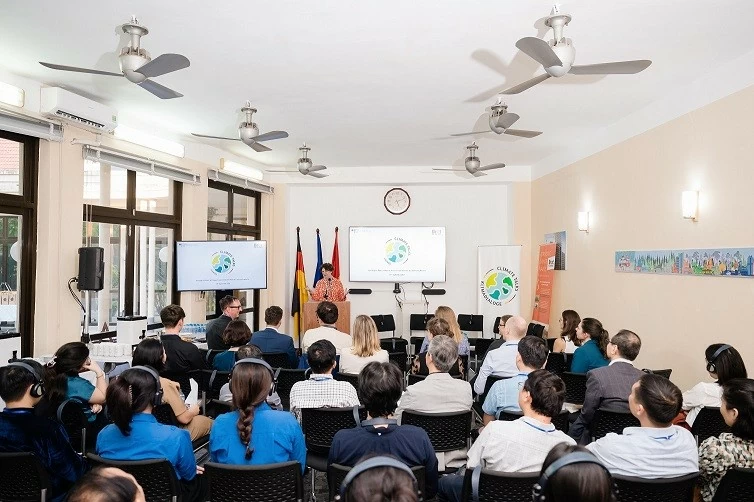 Đức chia sẻ kinh nghiệm, nâng cao nhận thức về biến đổi khí hậu ở Việt Nam Đức chia sẻ kinh nghiệm, nâng cao nhận thức về biến đổi khí hậu ở Việt Nam