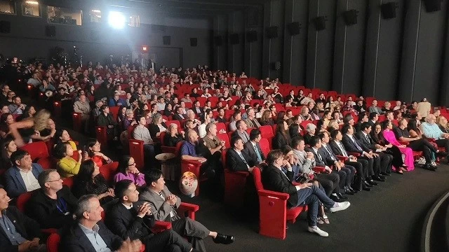 Điểm đến Việt Nam toả sáng tại kinh đô điện ảnh thế giới Hollywood Điểm đến Việt Nam toả sáng tại kinh đô điện ảnh thế giới Hollywood