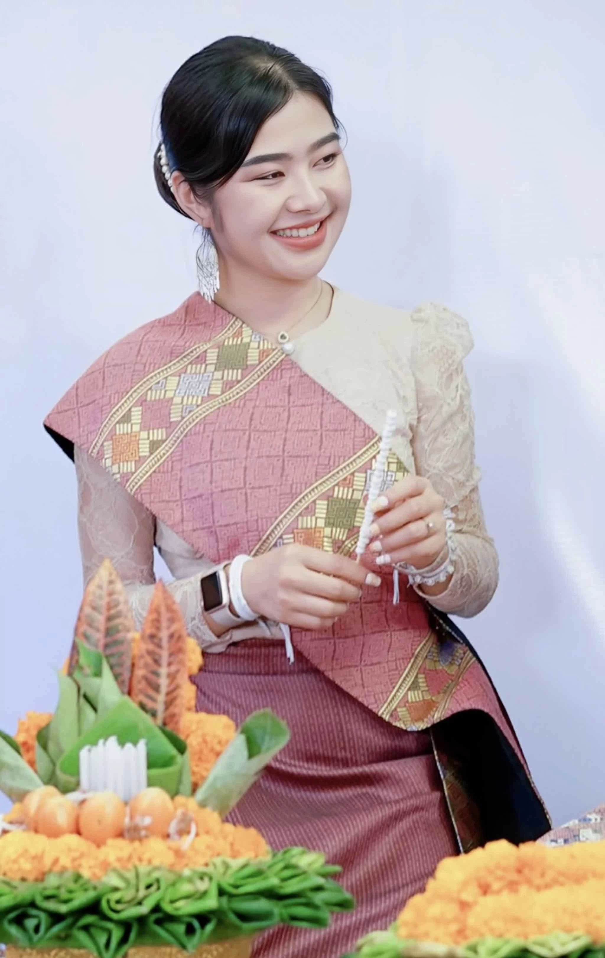 Chuyện người gieo mầm tiếng Việt (Kỳ II): Cơ duyên của một cô giáo Lào Chuyện người gieo mầm tiếng Việt (Kỳ II): Cơ duyên của một cô giáo Lào