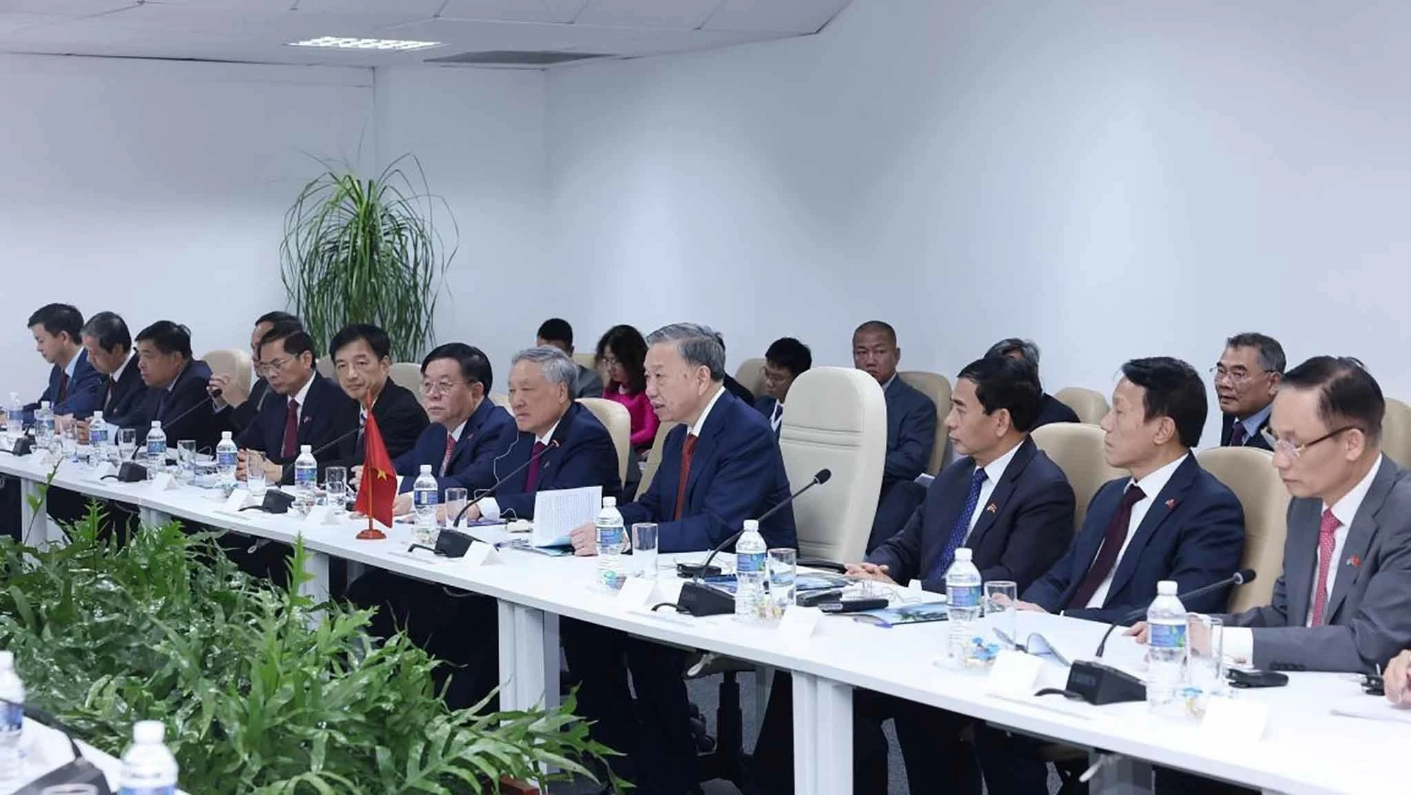 Việt Nam-Cuba phấn đấu nâng kim ngạch thương mại lên 500 triệu USD trong 5 năm tới Việt Nam-Cuba phấn đấu nâng kim ngạch thương mại lên 500 triệu USD trong 5 năm tới