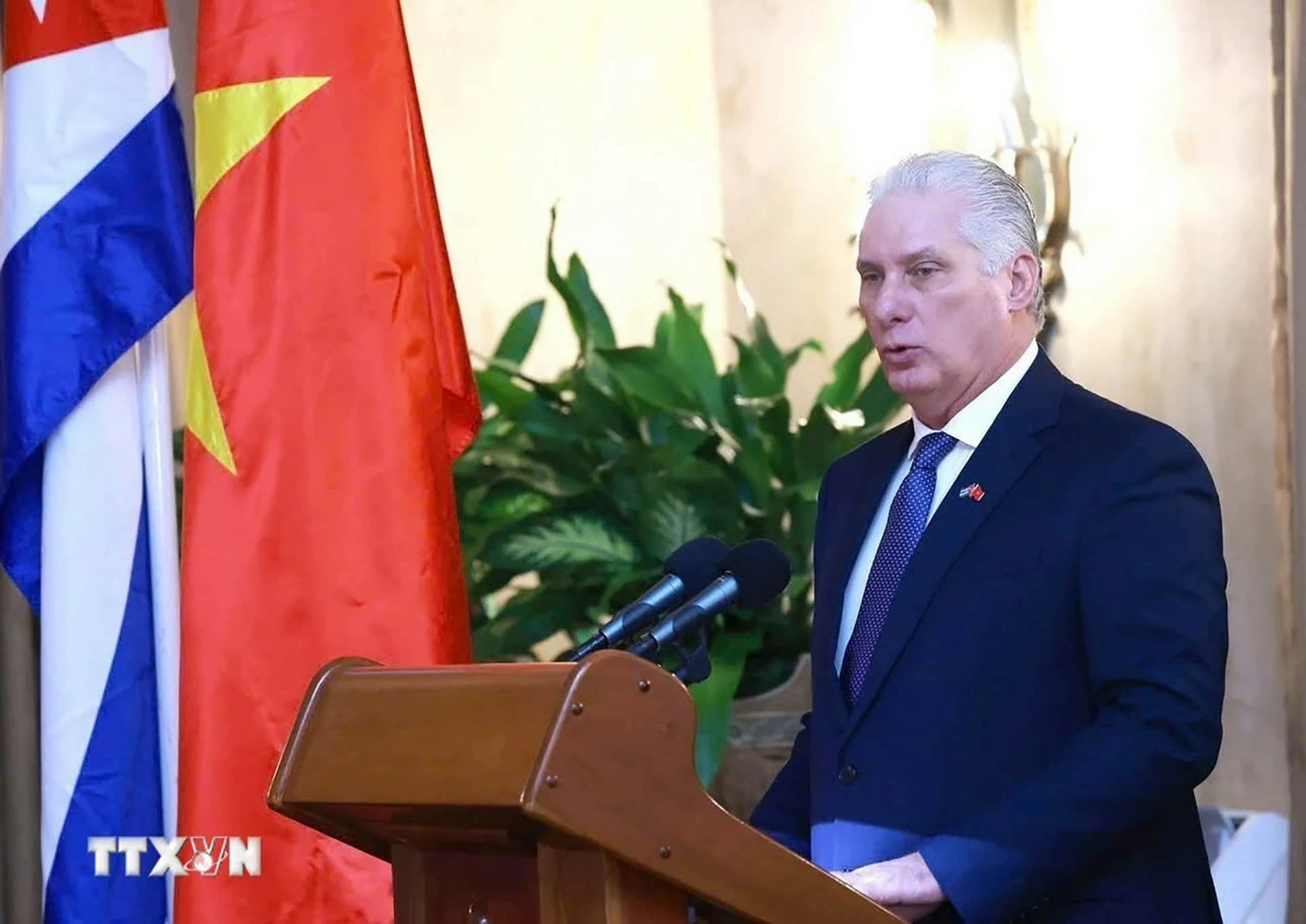 Tổng Bí thư, Chủ tịch nước Tô Lâm gặp gỡ đại biểu hữu nghị nhân dân và thế hệ trẻ Cuba Tổng Bí thư, Chủ tịch nước Tô Lâm gặp gỡ đại biểu hữu nghị nhân dân và thế hệ trẻ Cuba