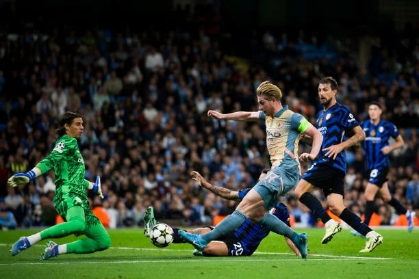 De Bruyne dính chấn thương ở trận hòa Inter. De Bruyne dính chấn thương ở trận hòa Inter.