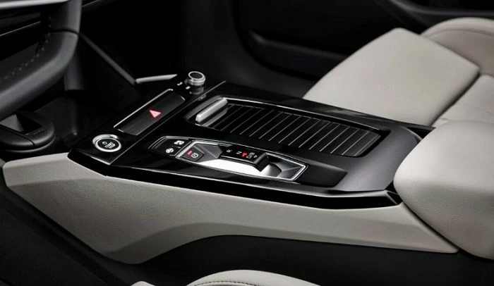 Xe điện Audi Q6 e-tron chốt giá bán từ 1,57 tỷ đồng tại Mỹ Xe điện Audi Q6 e-tron chốt giá bán từ 1,57 tỷ đồng tại Mỹ