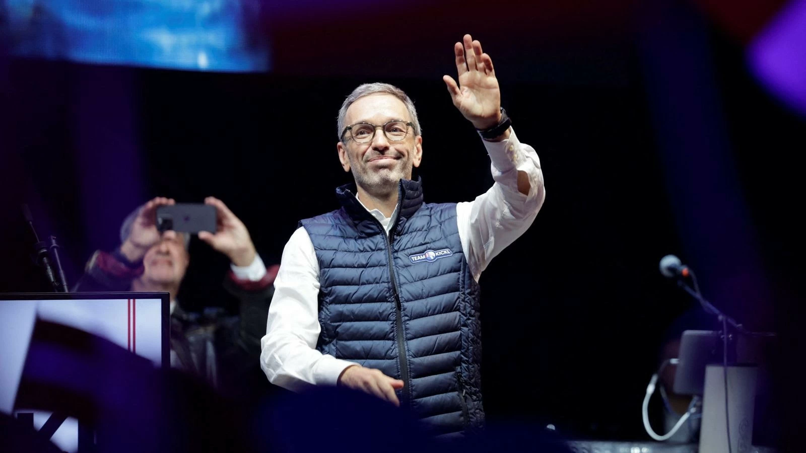 Bầu cử ở Áo: Đảng cực hữu giành chiến thắng lịch sử, Thủ tướng Nehammer thừa nhận thất bại cay đắng Bầu cử ở Áo: Đảng cực hữu giành chiến thắng lịch sử, Thủ tướng Nehammer thừa nhận thất bại cay đắng