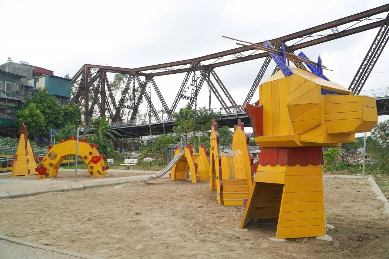 Nghệ sĩ Pháp, Đức và Việt Nam cùng nhau tái chế rác thành tác phẩm nghệ thuật Nghệ sĩ Pháp, Đức và Việt Nam cùng nhau tái chế rác thành tác phẩm nghệ thuật