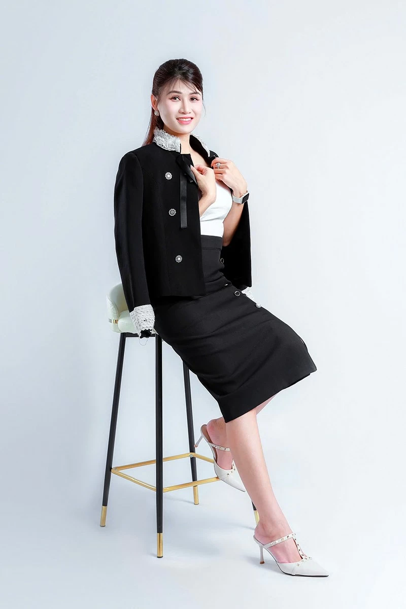 Người phụ nữ giỏi giang trong việc cân bằng giữa công việc và cuộc sống gia đình Người phụ nữ giỏi giang trong việc cân bằng giữa công việc và cuộc sống gia đình