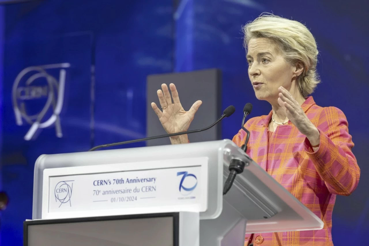 Bà von der Leyen cũng nhấn mạnh vai trò quan trọng của phòng thí nghiệm vật lý CERN trong việc giúp Châu Âu khôi phục lại vị thế trong lĩnh vực khoa học. (Nguồn: AP) Bà von der Leyen cũng nhấn mạnh vai trò quan trọng của phòng thí nghiệm vật lý CERN trong việc giúp Châu Âu khôi phục lại vị thế trong lĩnh vực khoa học. (Nguồn: AP)