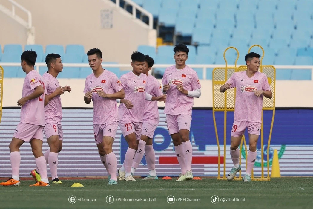 Đội tuyển Việt Nam triệu tập: Chưa có Rafaelson Đội tuyển Việt Nam triệu tập: Chưa có Rafaelson