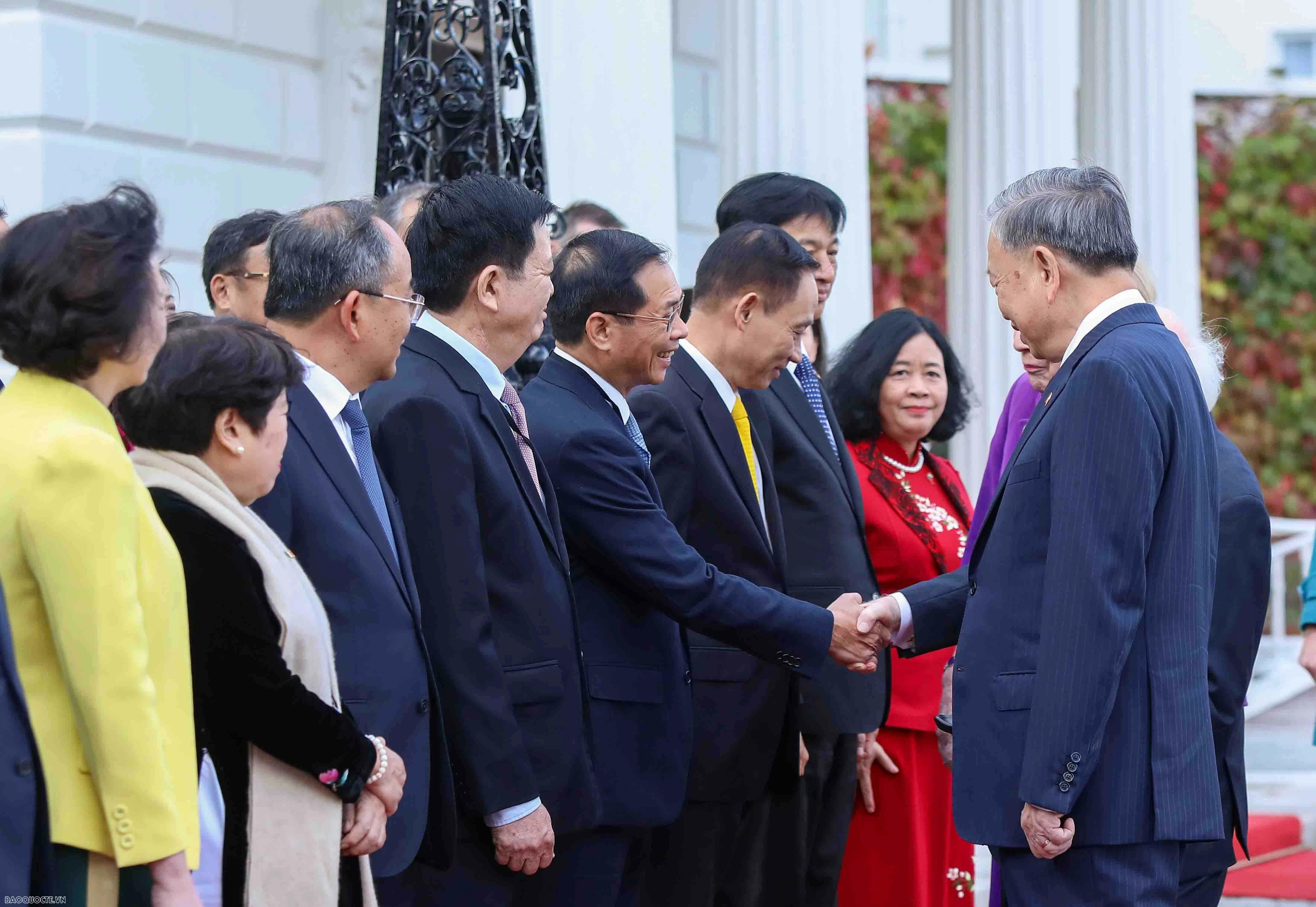 Lễ đón chính thức Tổng Bí thư, Chủ tịch nước Tô Lâm tại thủ đô Dublin, Ireland Lễ đón chính thức Tổng Bí thư, Chủ tịch nước Tô Lâm tại thủ đô Dublin, Ireland