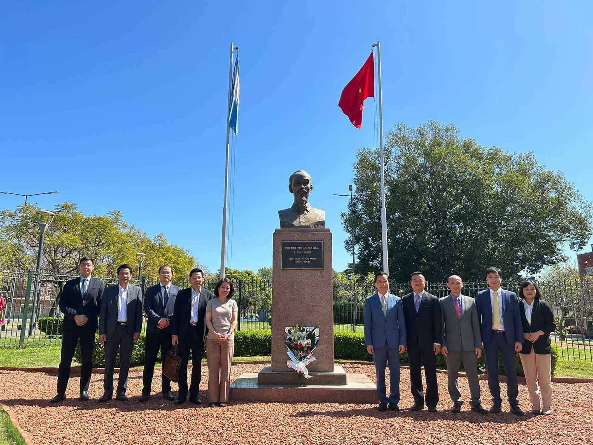 Thứ trưởng Hà Kim Ngọc thăm Argentina đồng chủ trì Tham vấn chính trị lần thứ 9 giữa hai Bộ Ngoại giao Thứ trưởng Hà Kim Ngọc thăm Argentina đồng chủ trì Tham vấn chính trị lần thứ 9 giữa hai Bộ Ngoại giao