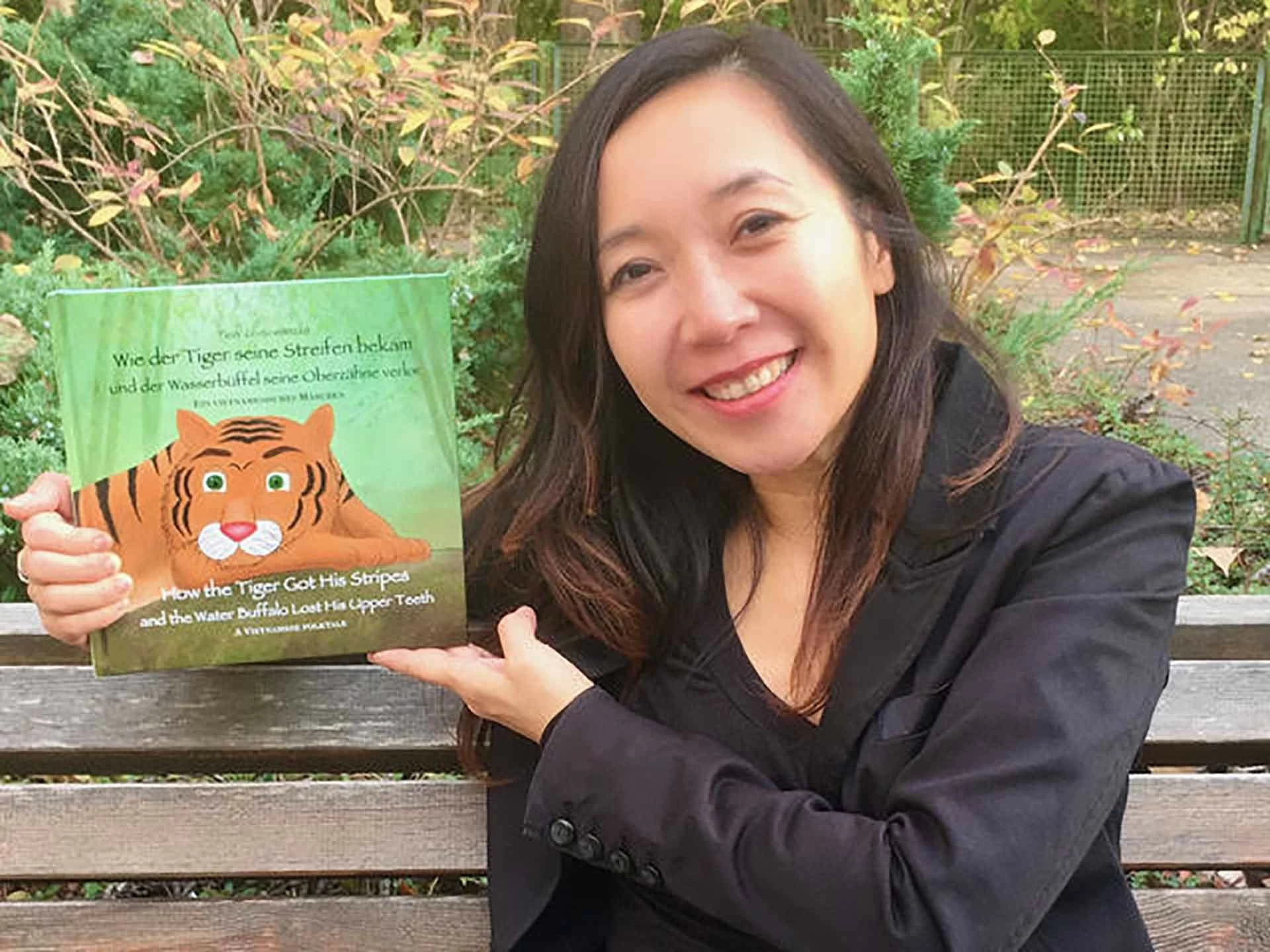 Chuyện người gieo mầm tiếng Việt (Kỳ cuối): Lan toả văn hoá, lịch sử qua từng cuốn sách Chuyện người gieo mầm tiếng Việt (Kỳ cuối): Lan toả văn hoá, lịch sử qua từng cuốn sách