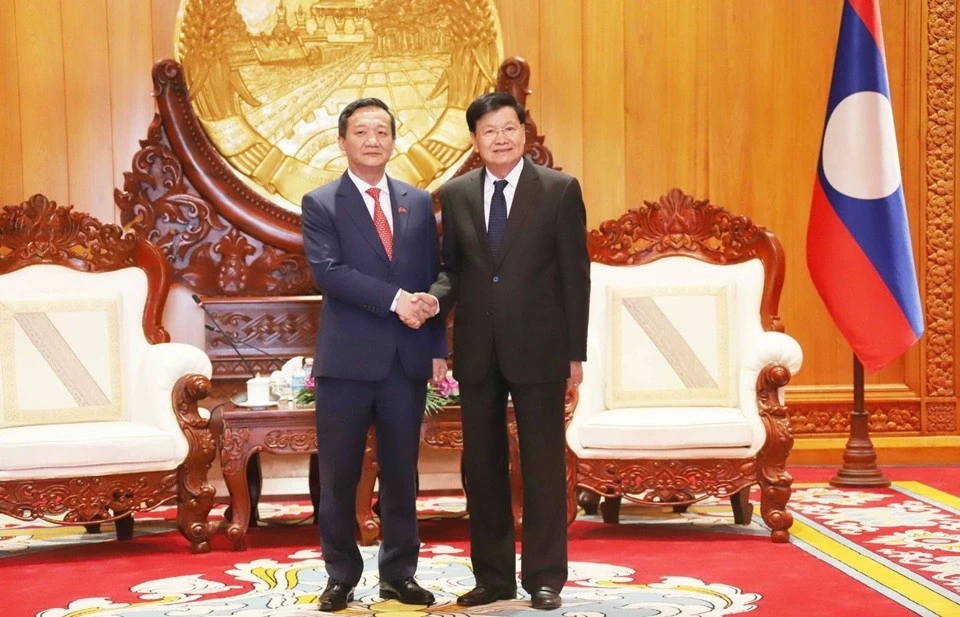 Đất nước Lào - quê hương thứ hai, thắm tình đồng chí anh em Đất nước Lào - quê hương thứ hai, thắm tình đồng chí anh em