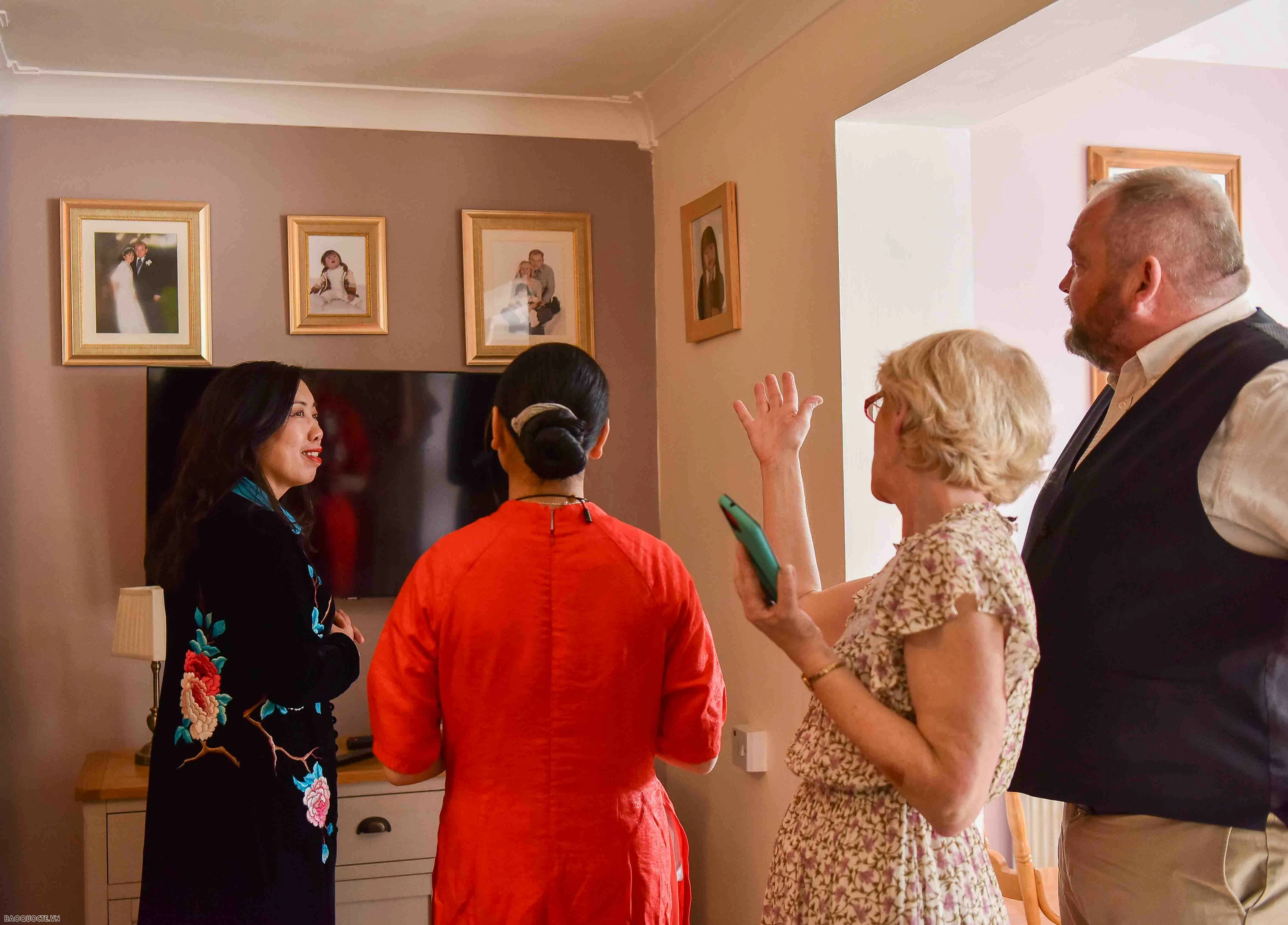 Tăng cường sự hiểu biết, tình hữu nghị giữa nhân dân Việt Nam-Ireland Tăng cường sự hiểu biết, tình hữu nghị giữa nhân dân Việt Nam-Ireland