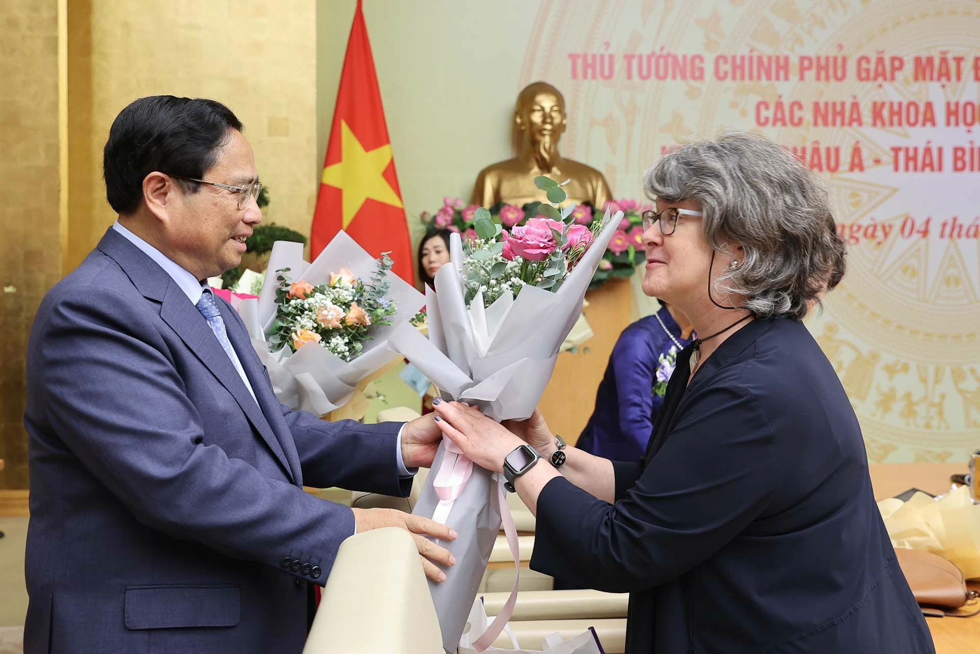 Thủ tướng Phạm Minh Chính gặp mặt các nhà khoa học và kỹ sư nữ khu vực châu Á-Thái Bình Dương Thủ tướng Phạm Minh Chính gặp mặt các nhà khoa học và kỹ sư nữ khu vực châu Á-Thái Bình Dương