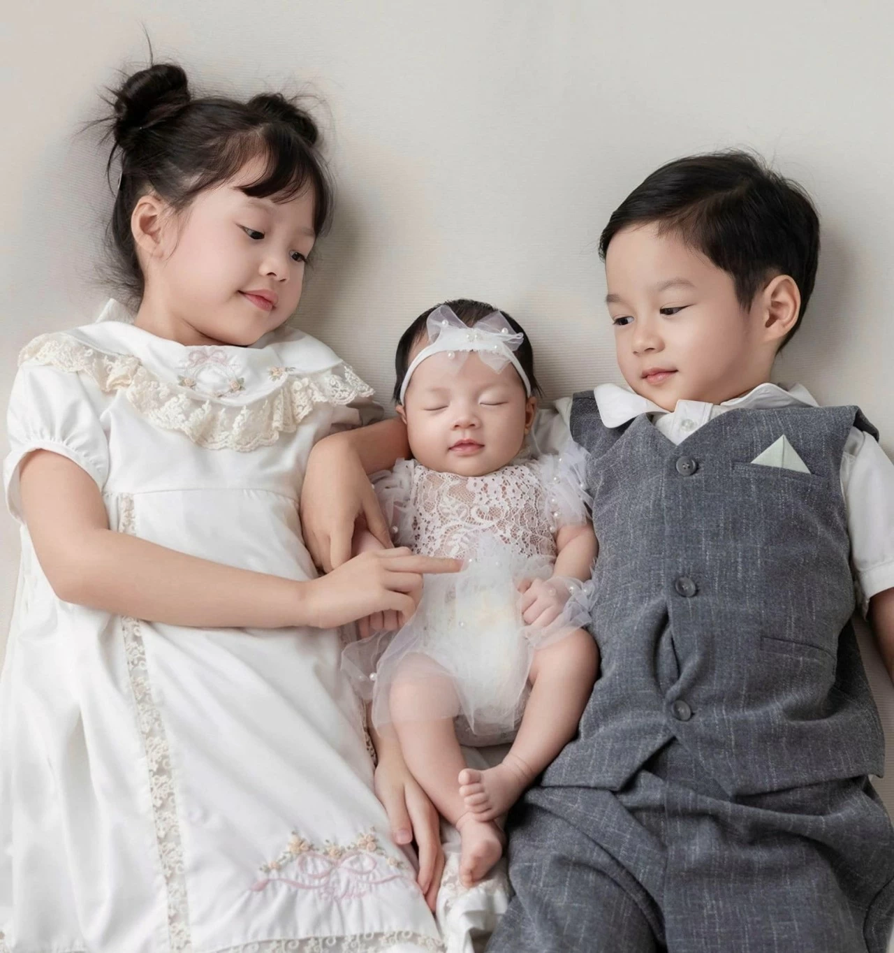 Hoa hậu Đặng Thu Thảo khoe tin vui Hoa hậu Đặng Thu Thảo khoe tin vui