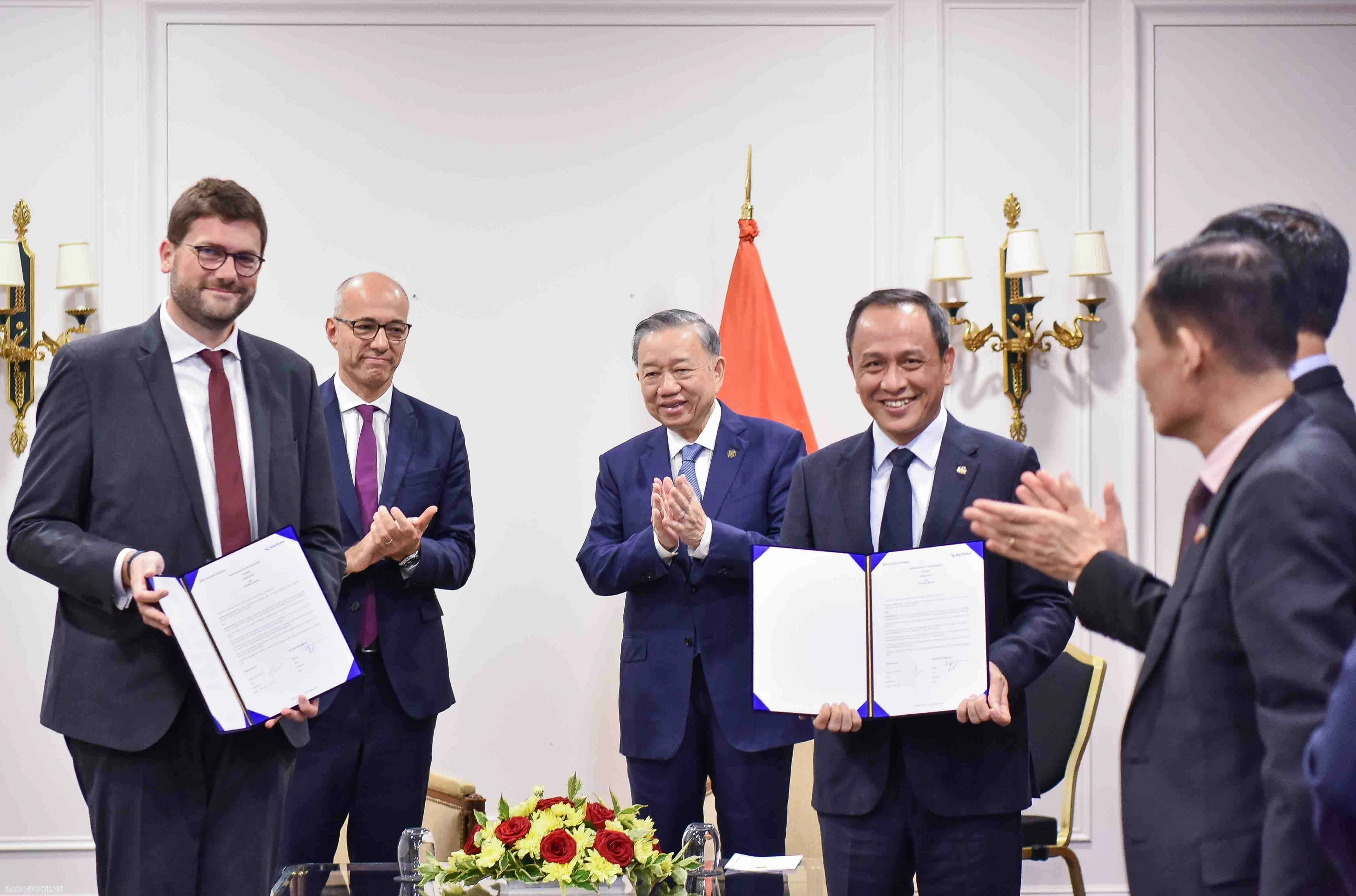 Cuộc gặp giữa Người đứng đầu Đảng, Nhà nước Việt Nam các Tập đoàn lớn tại Pháp Cuộc gặp giữa Người đứng đầu Đảng, Nhà nước Việt Nam các Tập đoàn lớn tại Pháp