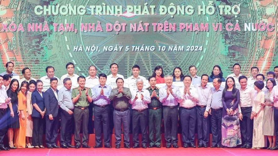 Thủ tướng Phạm Minh Chính phát động hỗ trợ xóa nhà tạm, nhà dột nát trên phạm vi cả nước Thủ tướng Phạm Minh Chính phát động hỗ trợ xóa nhà tạm, nhà dột nát trên phạm vi cả nước