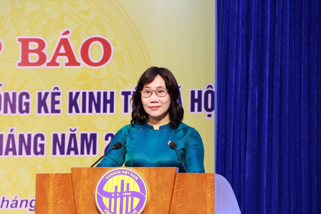 GDP Việt Nam quý III tăng 7,4%, cần lưu ý cả những rủi ro có thể ảnh hưởng đến triển vọng kinh tế thế giới và Việt Nam GDP Việt Nam quý III tăng 7,4%, cần lưu ý cả những rủi ro có thể ảnh hưởng đến triển vọng kinh tế thế giới và Việt Nam