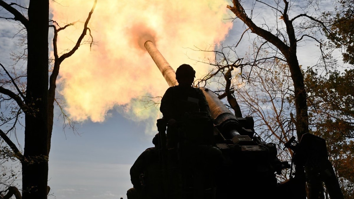 Ảnh ấn tượng (30/9-6/10): Pháo 'vua chiến trường' do Nga sản xuất khai hỏa ở Donetsk, NATO nói con đường Ukraine gia nhập ‘không thể đảo ngược’