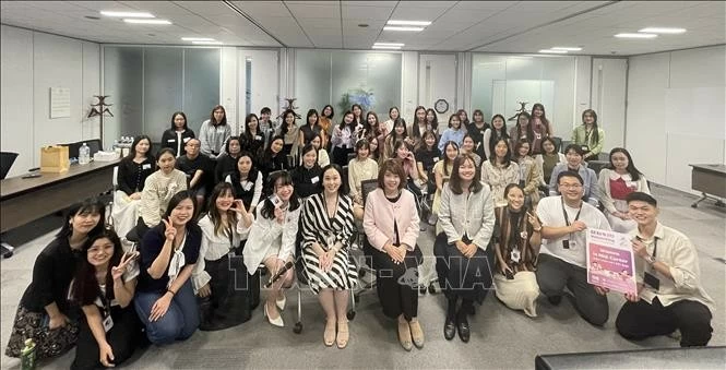 Phụ nữ Việt tại Nhật Bản chia sẻ bí quyết cân bằng gia đình và công việc Phụ nữ Việt Nam tại Nhật Bản chia sẻ bí quyết cân bằng gia đình và công việc