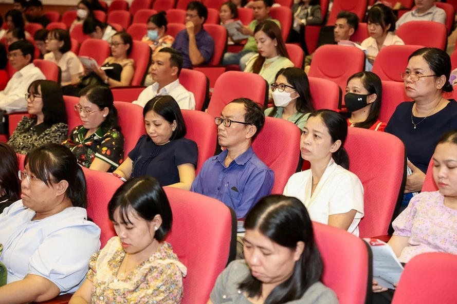 Nâng cao năng lực cho giáo viên môn tiếng Anh cấp THPT với tư duy mới Linearthinking Nâng cao năng lực cho giáo viên môn tiếng Anh cấp THPT với tư duy mới Linearthinking