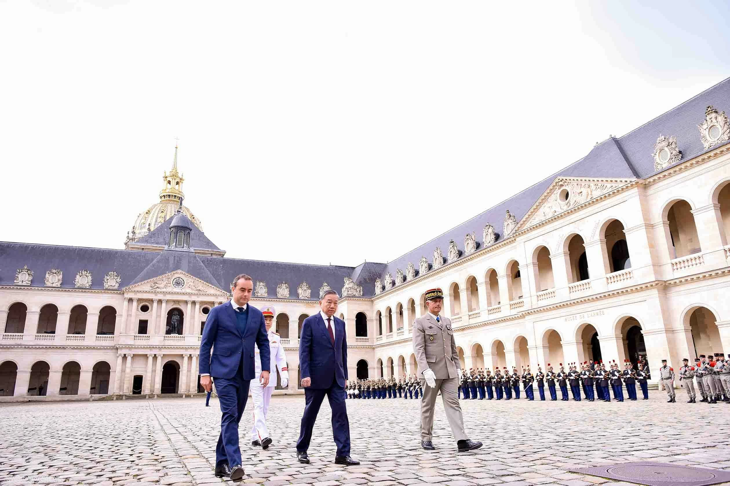 Lễ đón chính thức Tổng Bí thư, Chủ tịch nước Tô Lâm tại điện Invalides Lễ đón chính thức Tổng Bí thư, Chủ tịch nước Tô Lâm tại điện Invalides