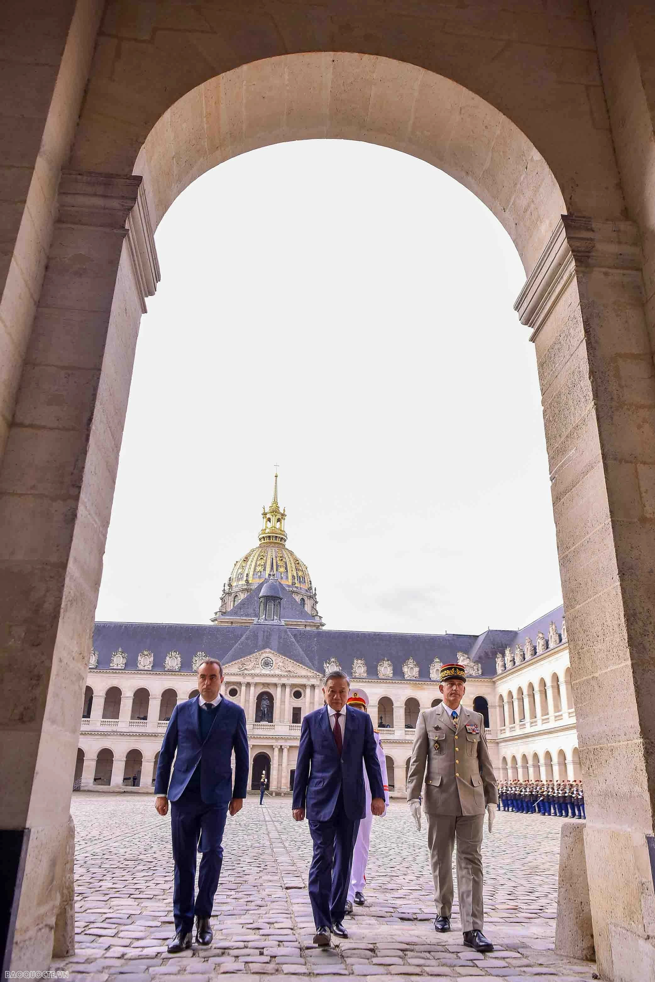 Lễ đón chính thức Tổng Bí thư, Chủ tịch nước Tô Lâm tại điện Invalides Lễ đón chính thức Tổng Bí thư, Chủ tịch nước Tô Lâm tại điện Invalides