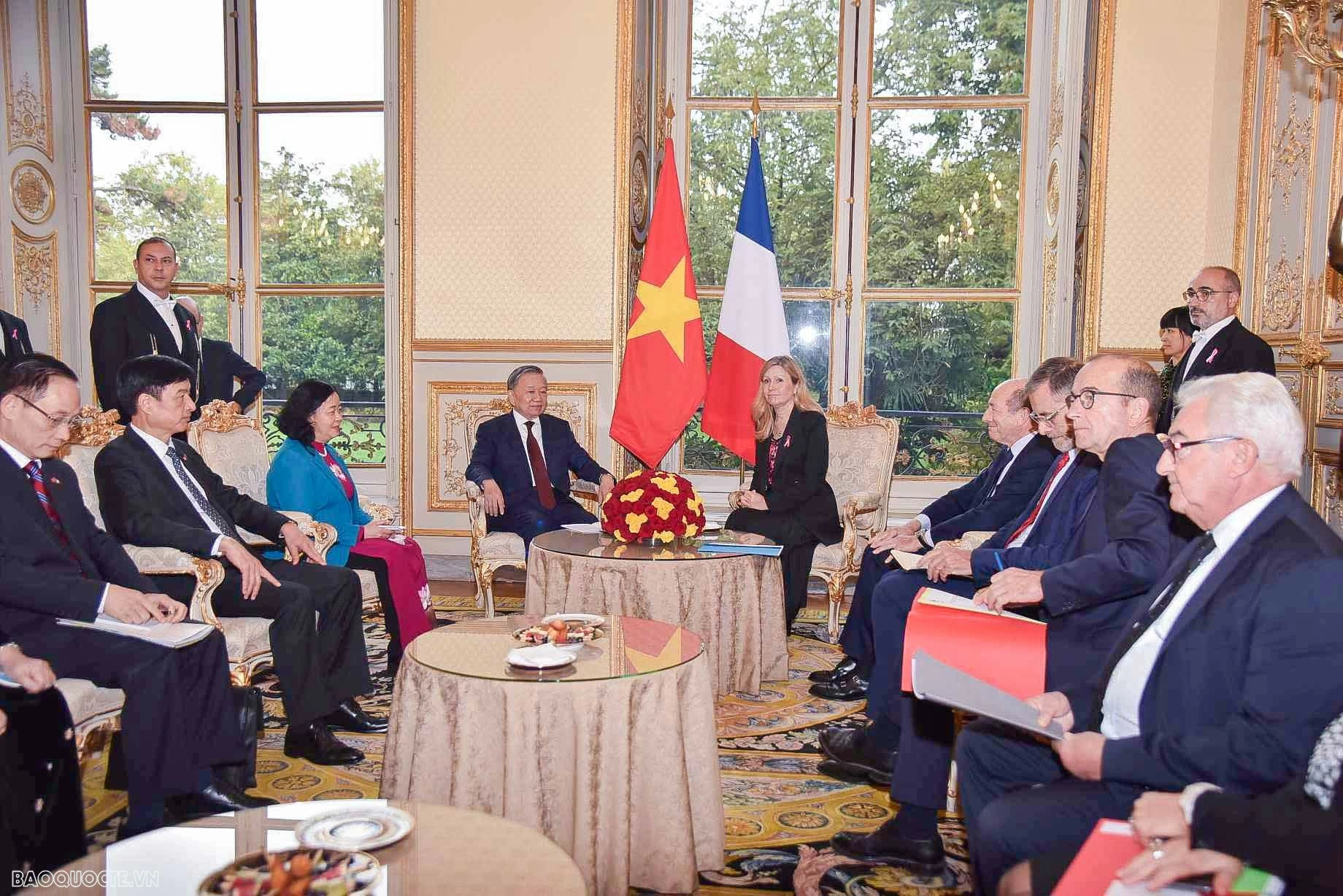 Hội kiến Chủ tịch Quốc hội Pháp Hội kiến Chủ tịch Quốc hội Pháp