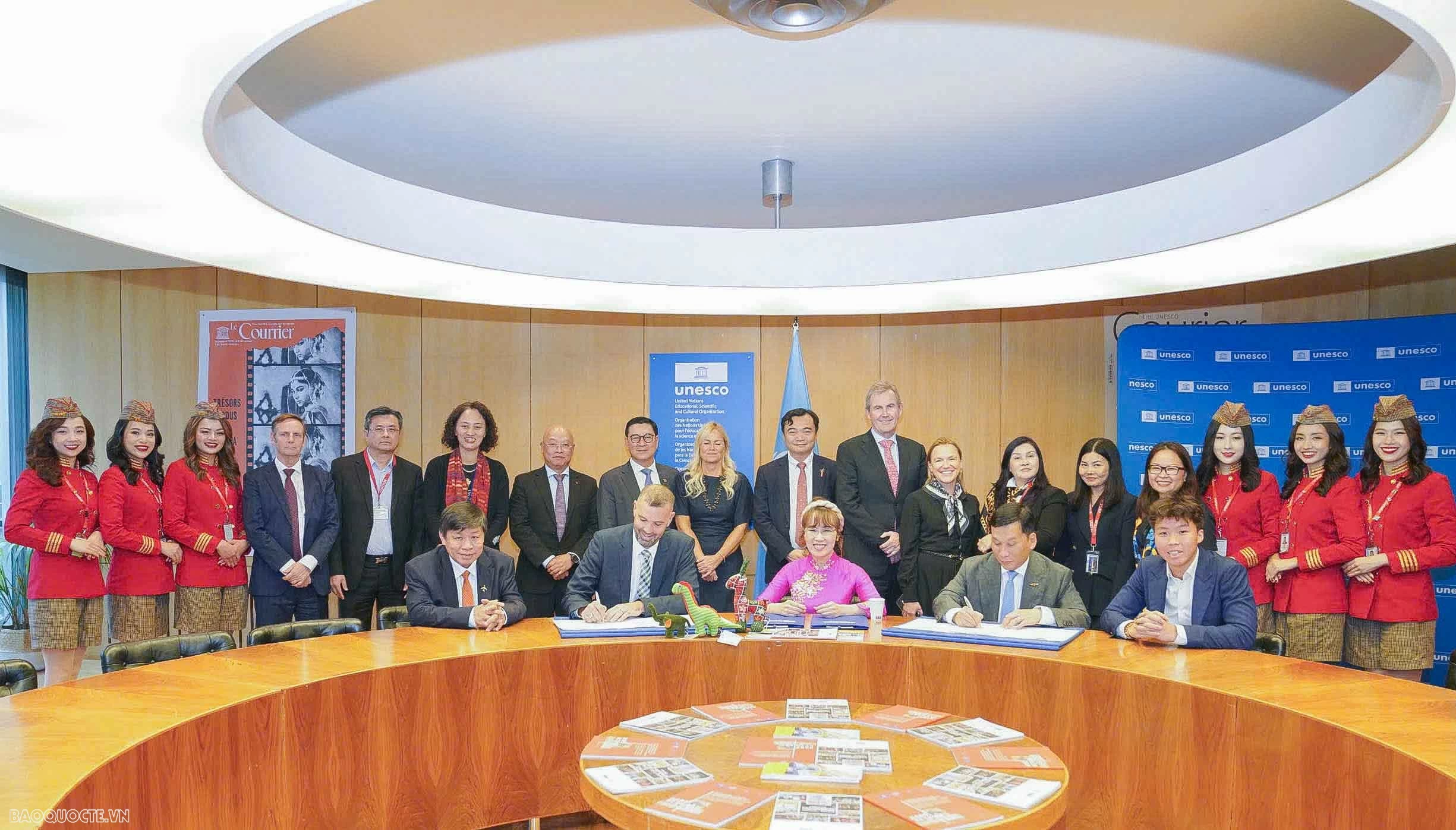 Thăm trụ sở UNESCO Thăm trụ sở UNESCO