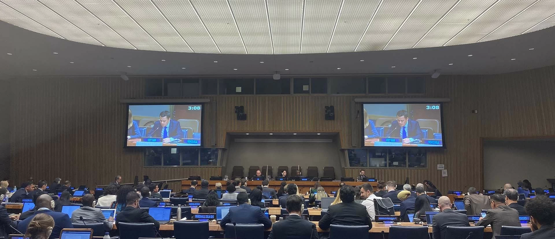 Việt Nam ủng hộ nỗ lực của cộng đồng quốc tế nhằm thúc đẩy giải trừ quân bị toàn diện và triệt để Việt Nam ủng hộ nỗ lực của cộng đồng quốc tế nhằm thúc đẩy giải trừ quân bị toàn diện và triệt để