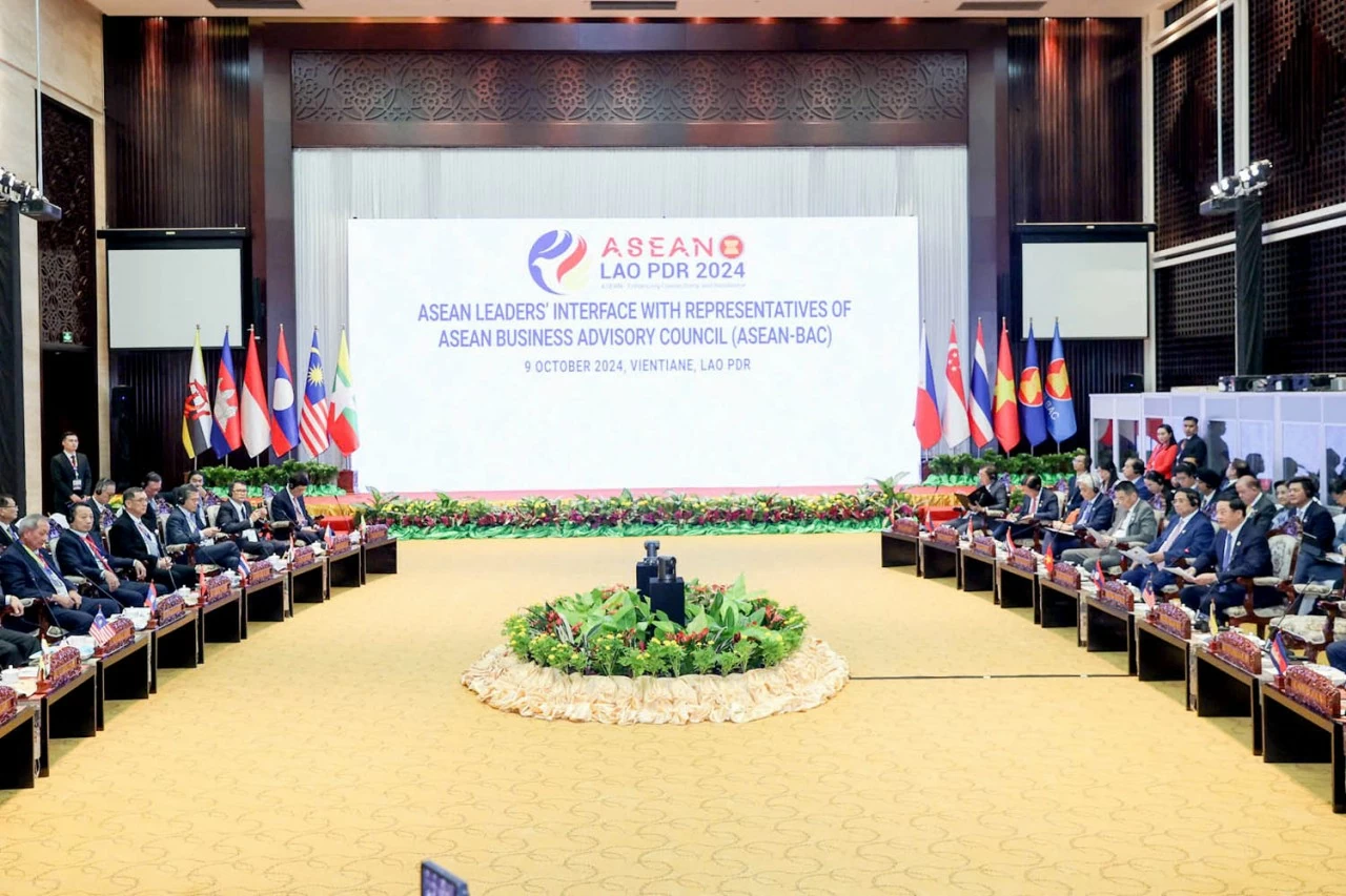 Phát huy vai trò và đóng góp của các nghị viện, thanh niên và doanh nghiệp trong tiến trình xây dựng Cộng đồng ASEAN Phát huy vai trò và đóng góp của các nghị viện, thanh niên và doanh nghiệp trong tiến trình xây dựng Cộng đồng ASEAN