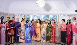 Cuộc gặp thân tình giữa Phu nhân Tổng Bí thư, Chủ tịch nước với các 'chị em' ASEAN