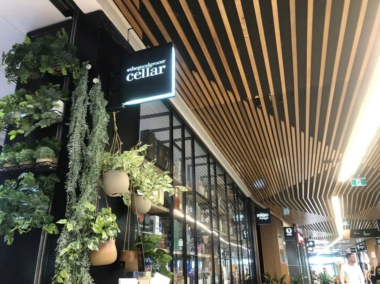 Không gian thành phố luôn kết hợp giữa kiến trúc hiện đại và màu xanh mát mắt từ thiên nhiên. (Ảnh: Minh Thanh) Không gian thành phố luôn kết hợp giữa kiến trúc hiện đại và màu xanh mát mắt từ thiên nhiên. (Ảnh: Minh Thanh)