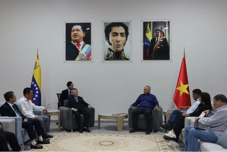 PHÓ CHỦ TỊCH PSUV DIOSDADO CABELLO TIẾP ĐOÀN 2. PHÓ CHỦ TỊCH PSUV DIOSDADO CABELLO TIẾP ĐOÀN 2.